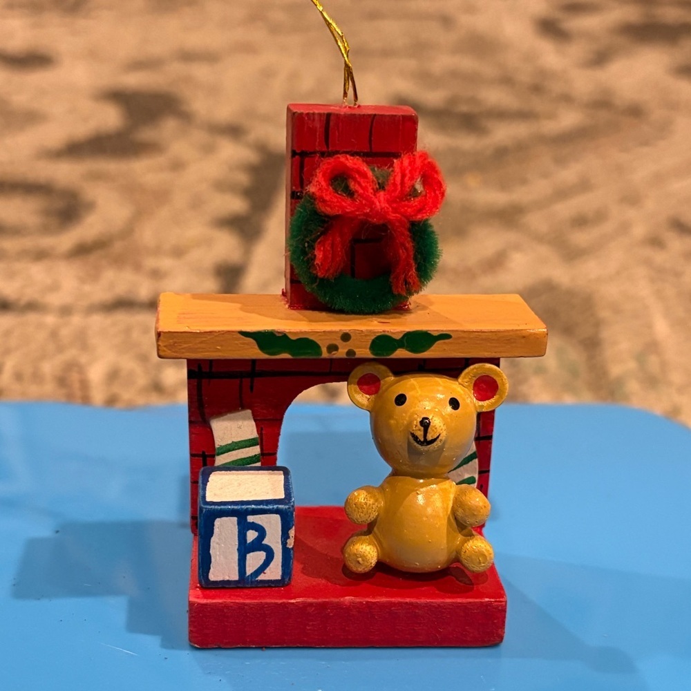 vintage hand painted wooden Christmas ornament teddy bear wreath fireplace